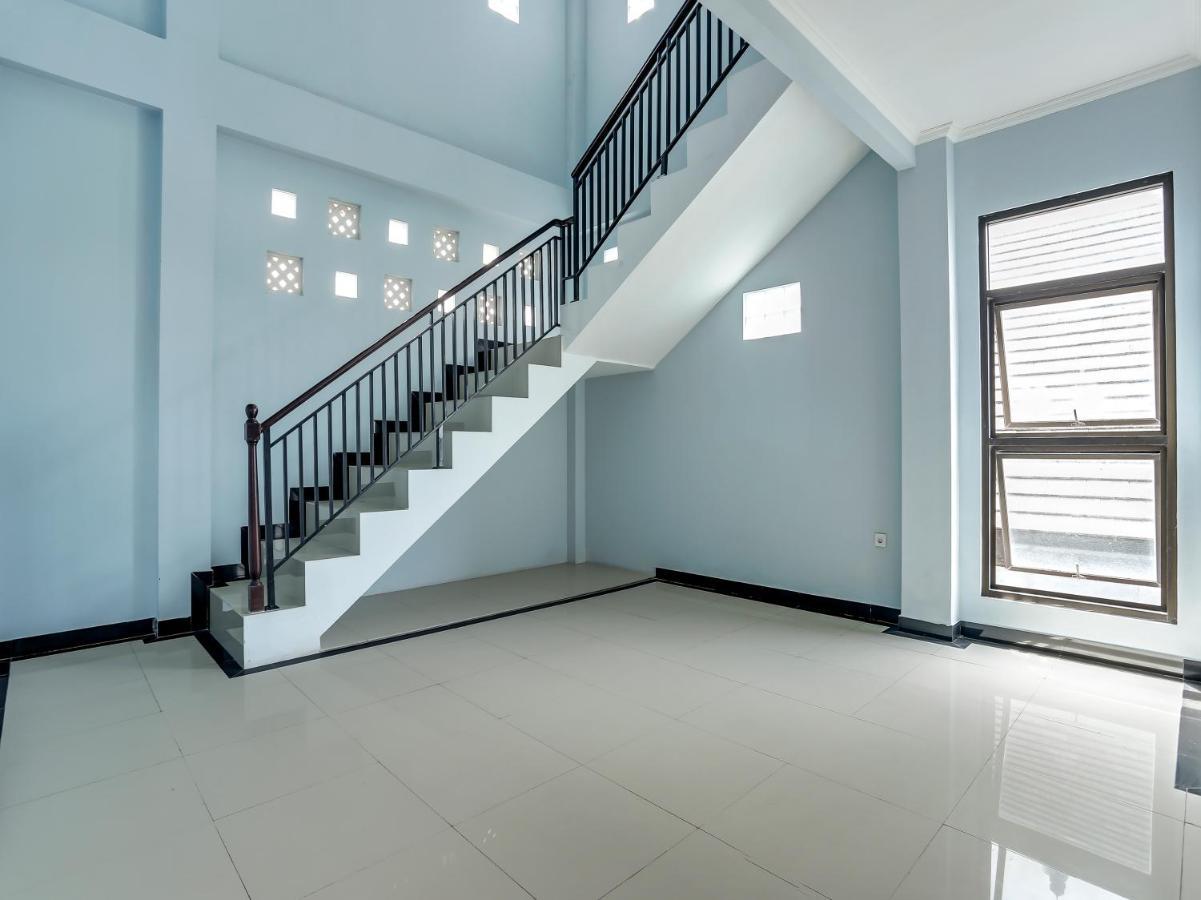 Oyo Flagship 90966 Moreno Homestay Legian Dış mekan fotoğraf