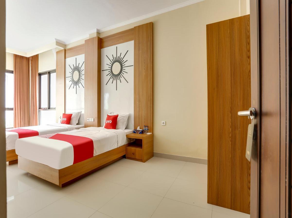 Oyo Flagship 90966 Moreno Homestay Legian Dış mekan fotoğraf