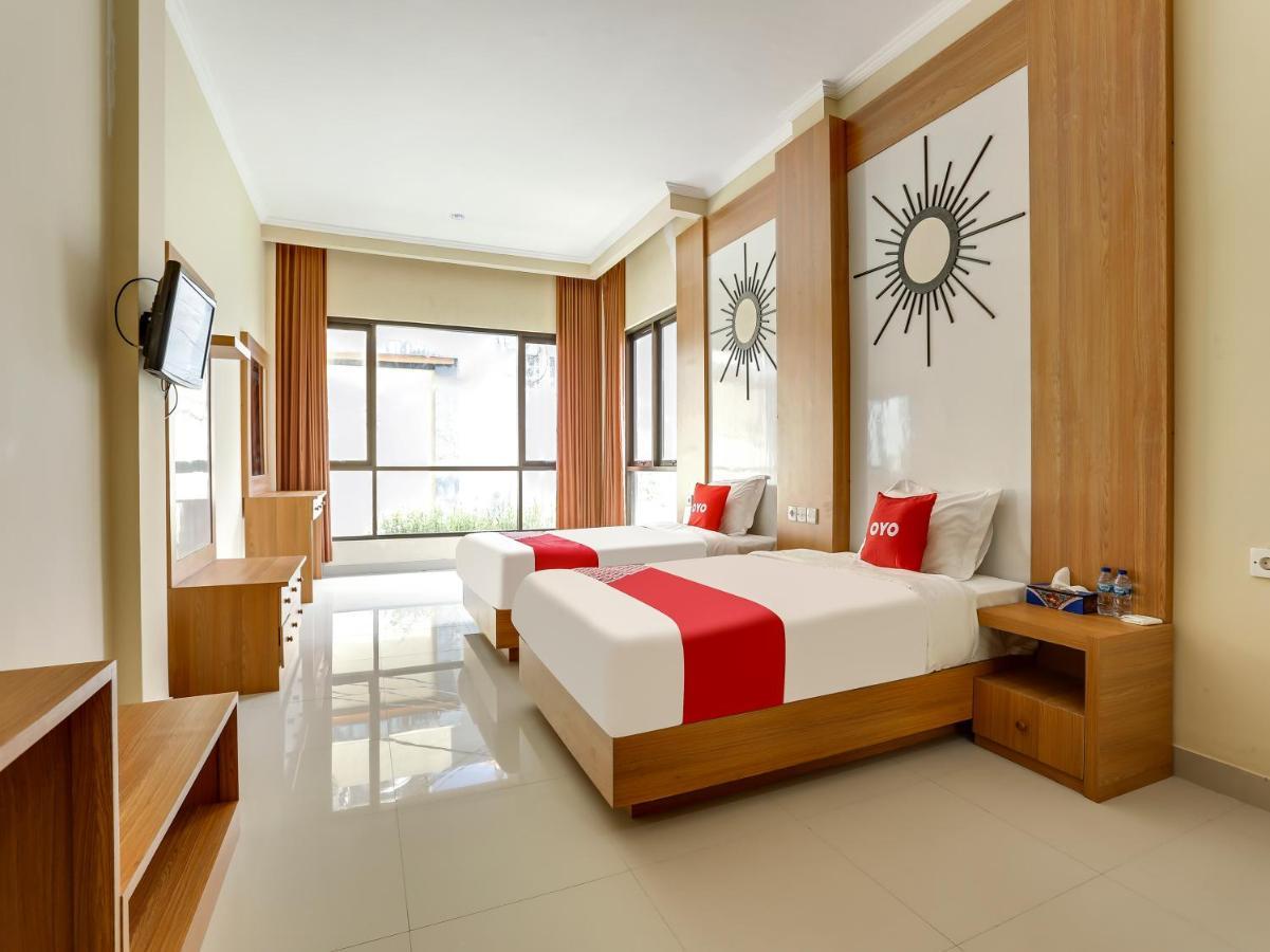 Oyo Flagship 90966 Moreno Homestay Legian Dış mekan fotoğraf